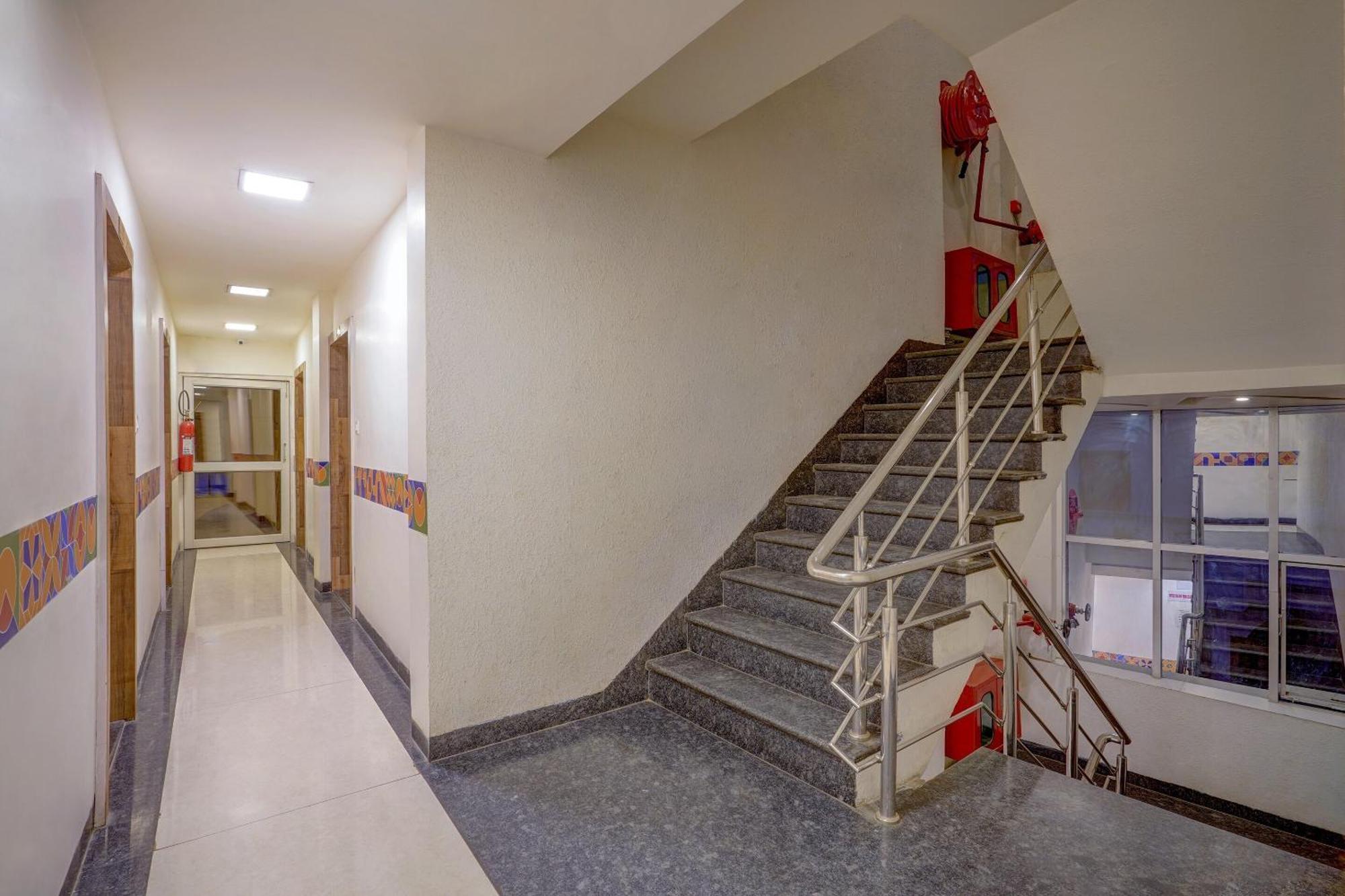 Super Hotel O Traveller Inn Lucknow Exterior foto